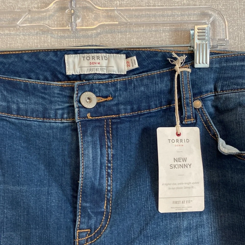 NWT Torrid Dark Blue New Skinny High Rise Jeans - Picture 2 of 8